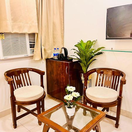 ホテル Sampat Royal Cafe デリー エクステリア 写真